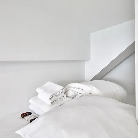 Modern Studio-faubourg Saint-honore * Paris