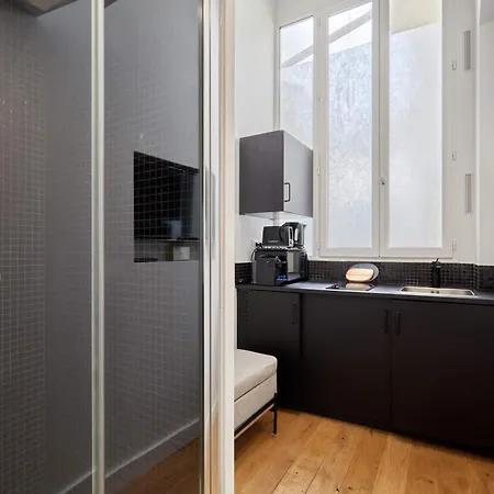 Modern Studio-faubourg Saint-honore * Paris