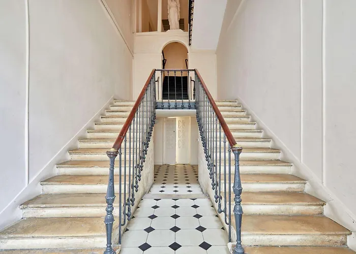 Modern Studio-faubourg Saint-honore Daire Paris