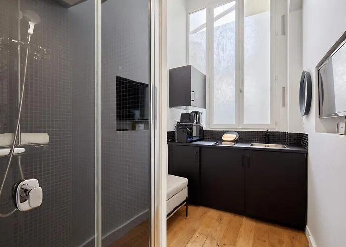 Modern Studio-faubourg Saint-honore * Paris